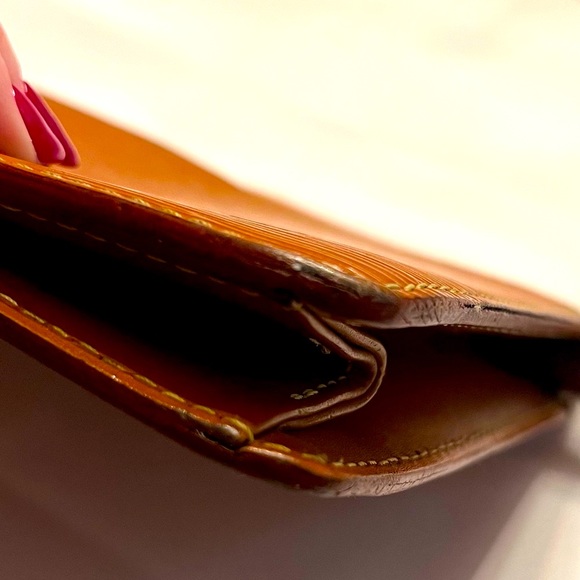 ❌SOLD❌ Louis Vuitton Cognac Brown Epi Leather Pochette Envelope Clutch EUC - Picture 6 of 17